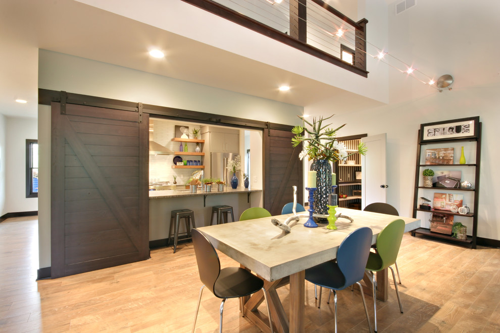 Kitchen - transitional kitchen idea in Grand Rapids