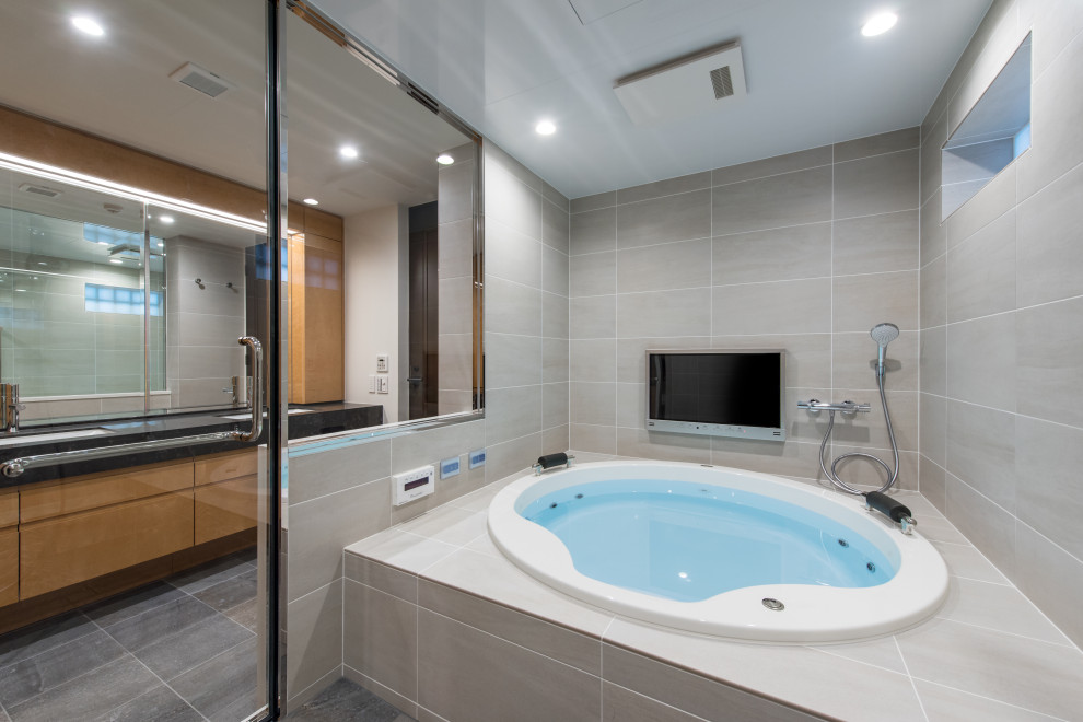 東京23区にあるおしゃれな浴室の写真