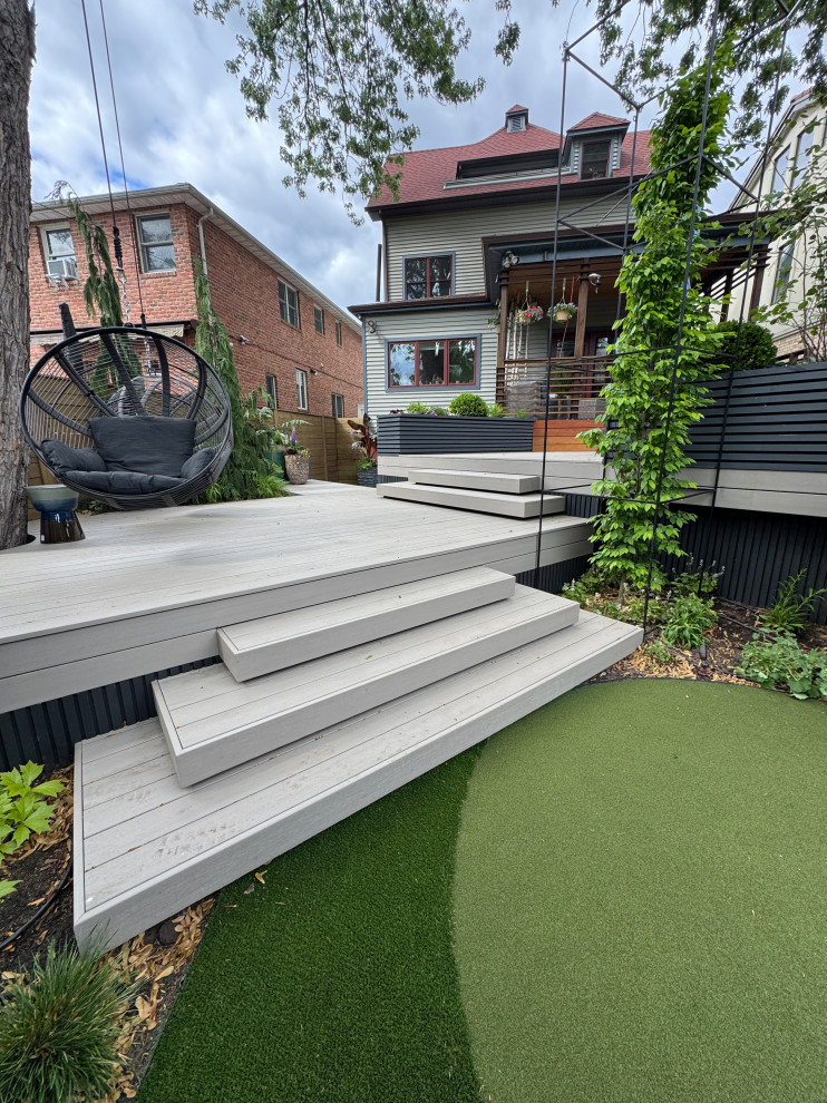 Brooklyn Bayridge with putting green