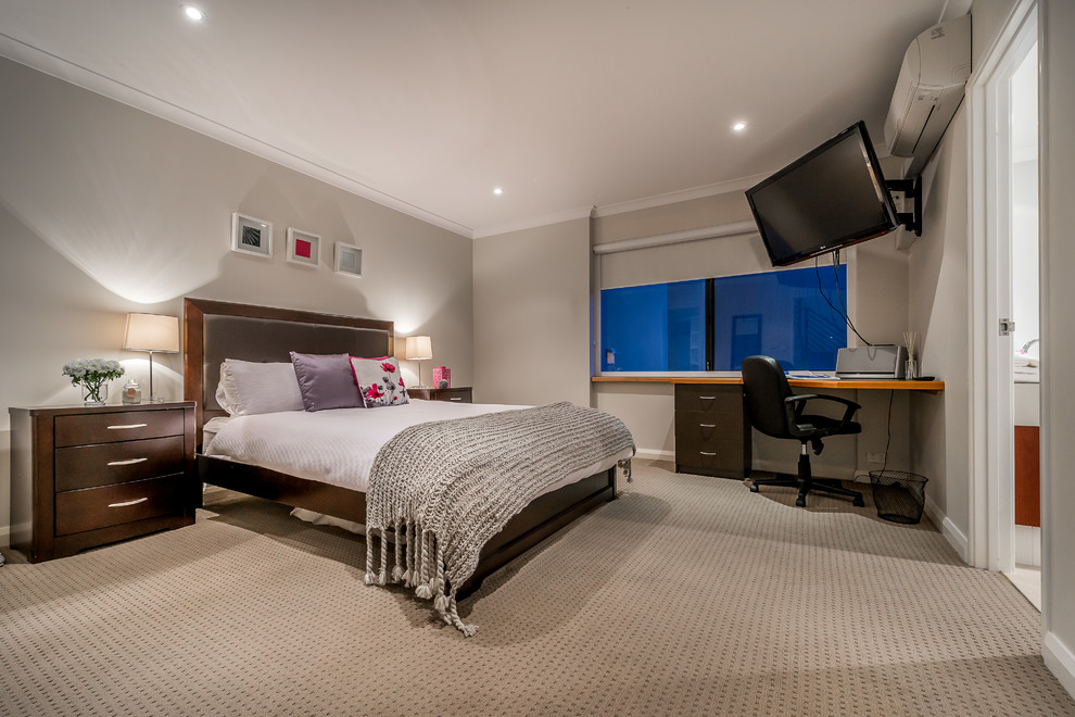This is an example of a contemporary bedroom in Perth.