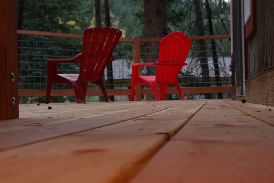 Inspiration for a mid-sized rustic deck remodel