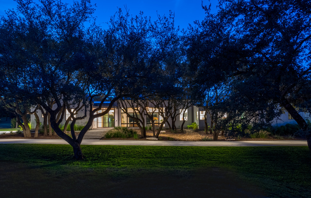 Mountain style home design photo in Austin
