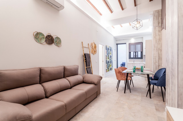 Reforma Integral Apartamento Tur&iacute;stico - Barrio Ruzafa medelhavsstil-vardagsrum