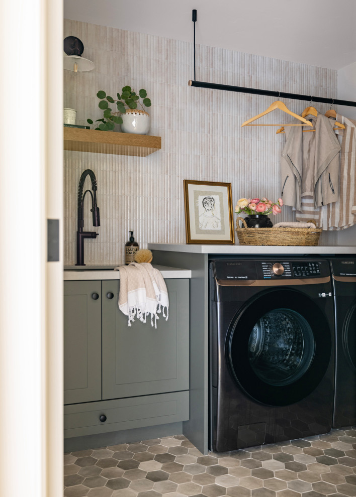 Transitional laundry room photo in San Francisco