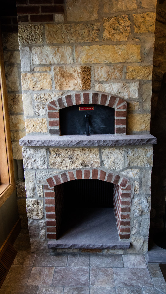 Inspiration for a rustic home design remodel in Milwaukee