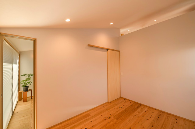 双葉の家 giapponese-moderno-camera-da-letto