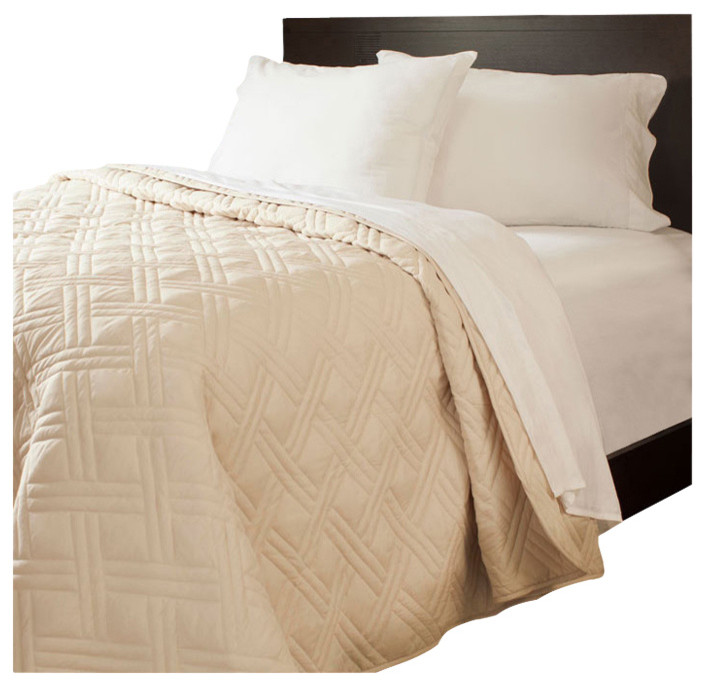 Lavish Home Solid Color Bed Quilt - King - Ivory
