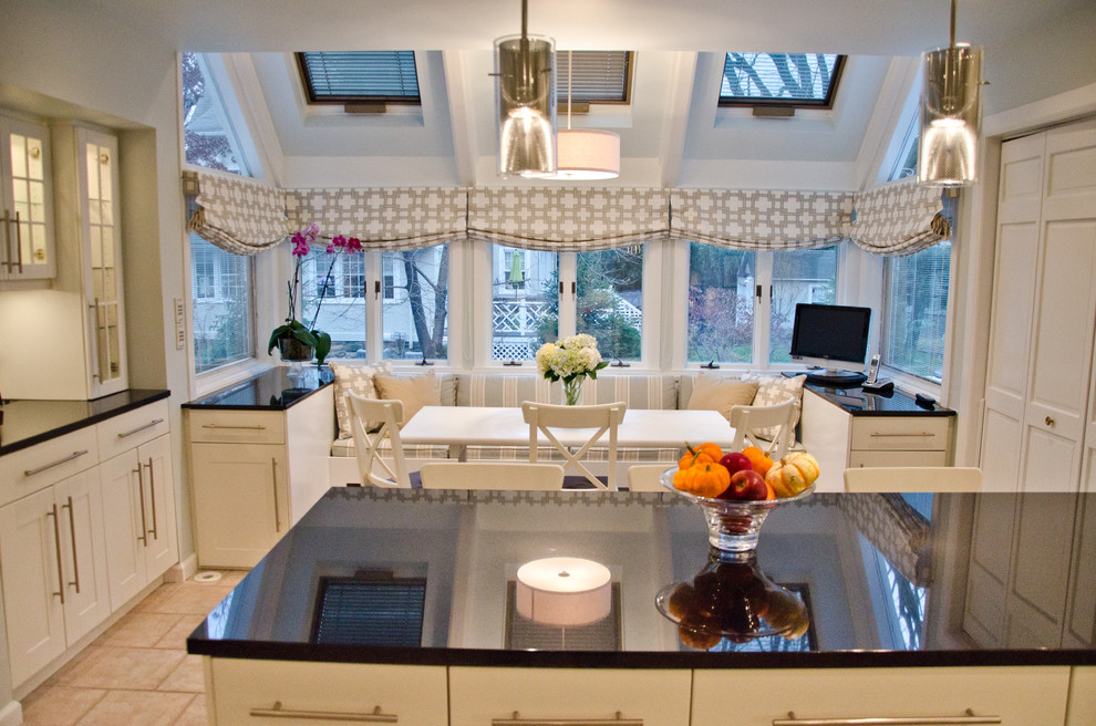 This is an example of a modern kitchen in New York.