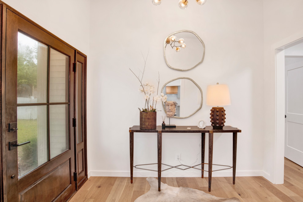 Entryway - transitional entryway idea
