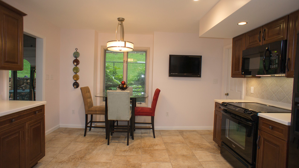 Kitchen - transitional kitchen idea