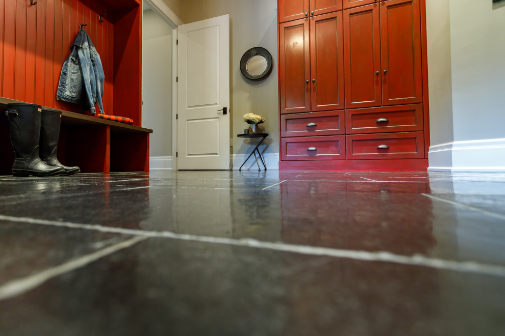 Entryway - transitional entryway idea in Toronto