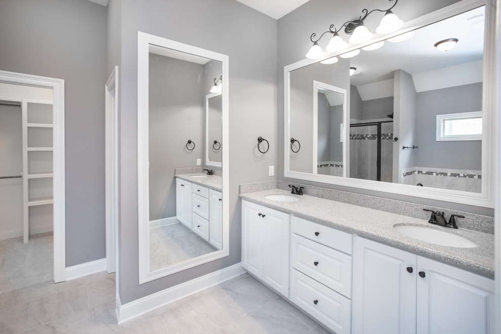 Home design - transitional home design idea in Jackson