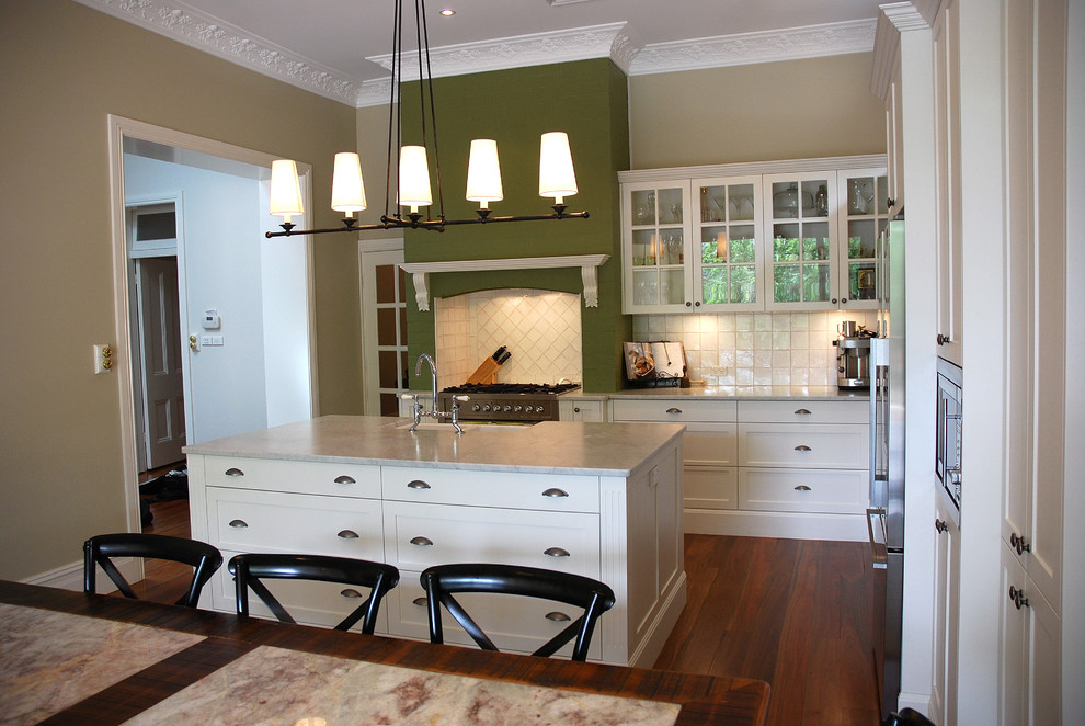 Inspiration for a traditional kitchen in Sydney.