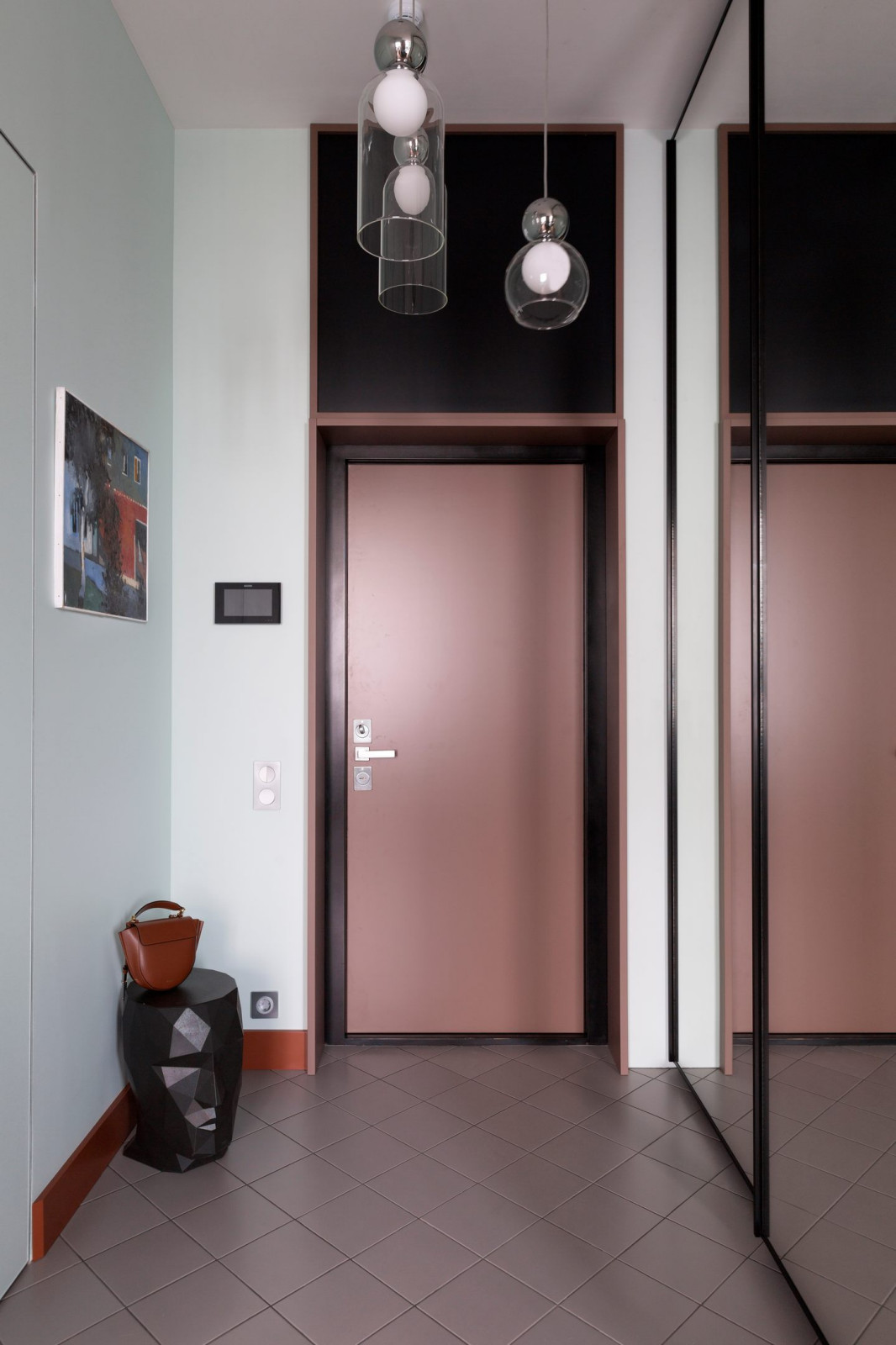 Публикация ElleDecoration.ru Квартира 48 м² в сочной цветовой гамме в Москве