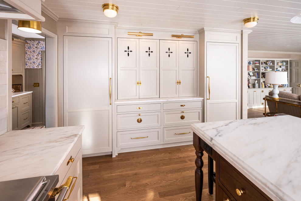 Closet - traditional closet idea in Milwaukee