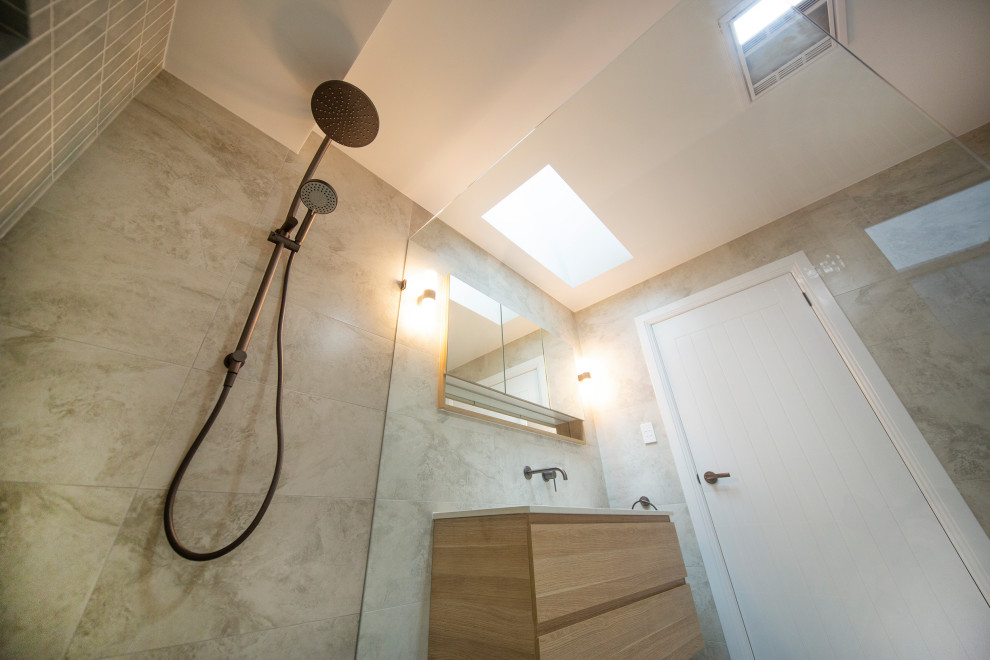 This is an example of a contemporary bathroom in Central Coast.