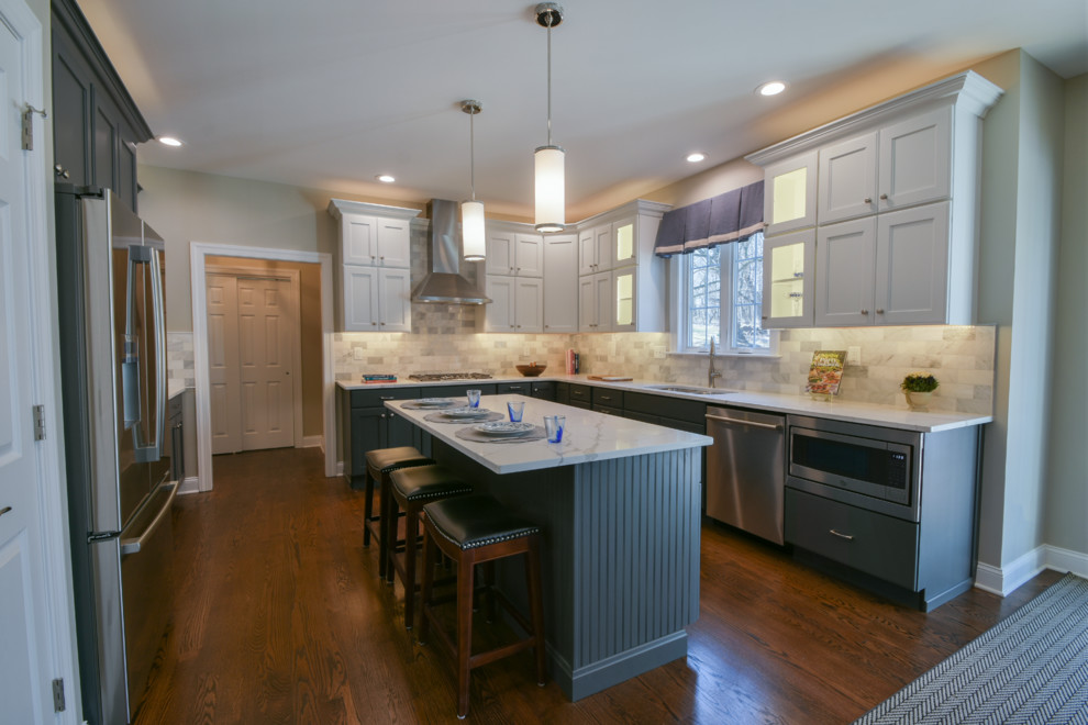 Kitchen - transitional kitchen idea