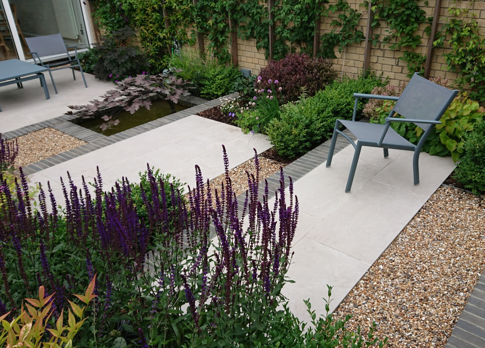 Design ideas for a small contemporary garden in London.