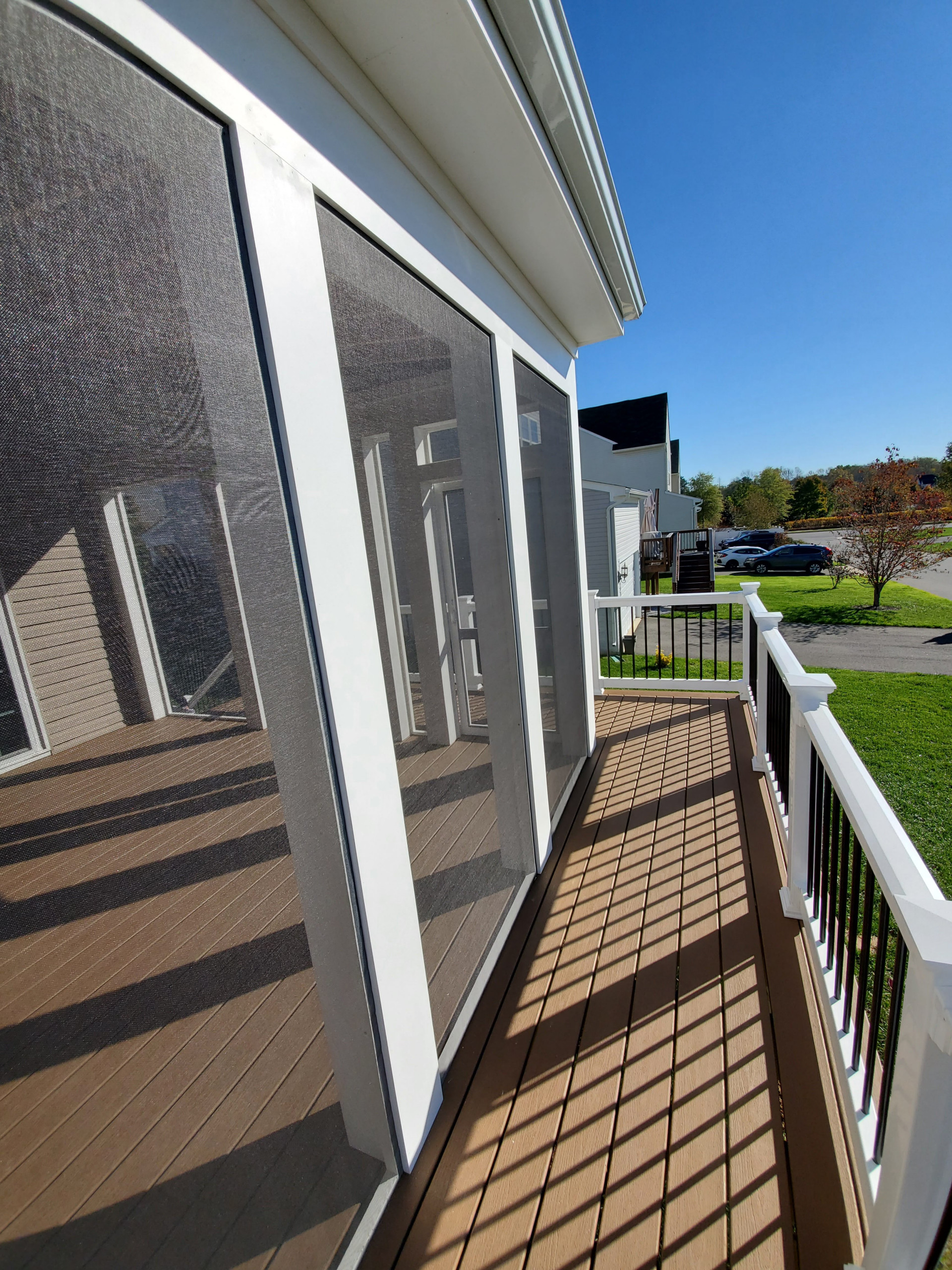 Screened in deck w/ outer walkway