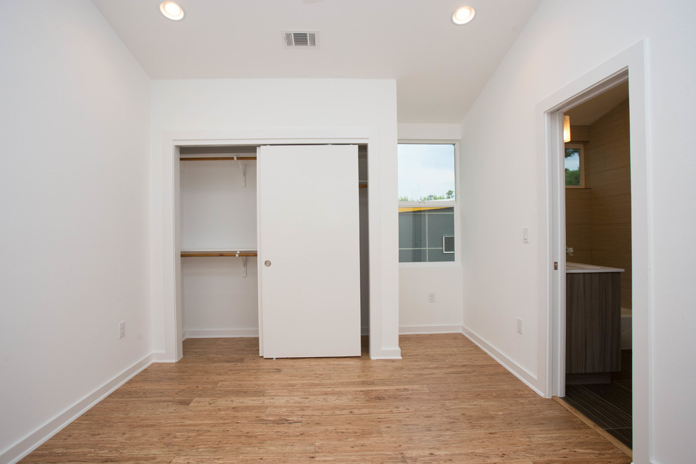 Minimalist home design photo in Austin