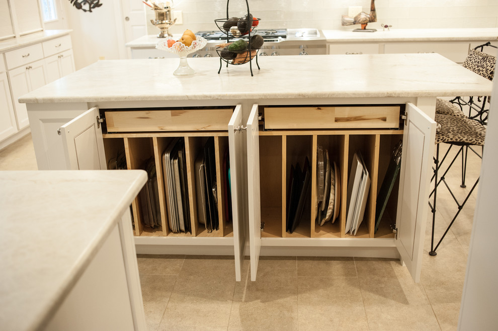 Inspiration for a transitional home design remodel in Austin