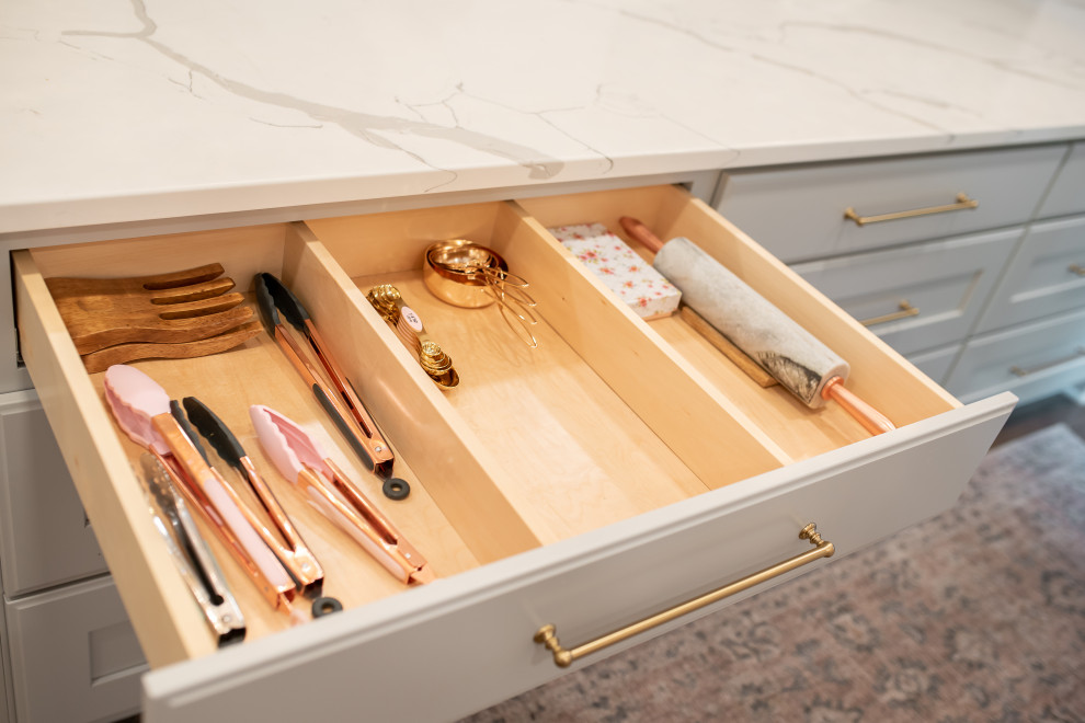 Inspiration for a transitional kitchen remodel in Baltimore