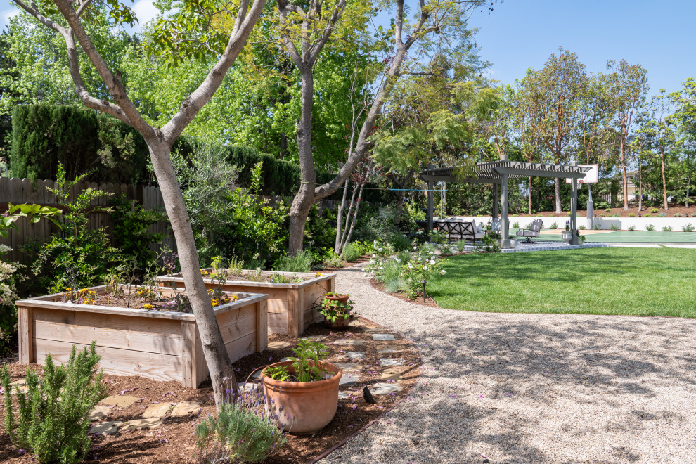 Photo of a transitional landscaping in Orange County.