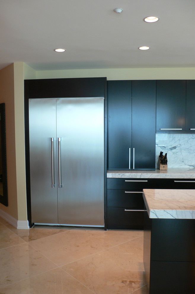 This is an example of a contemporary kitchen in Louisville.