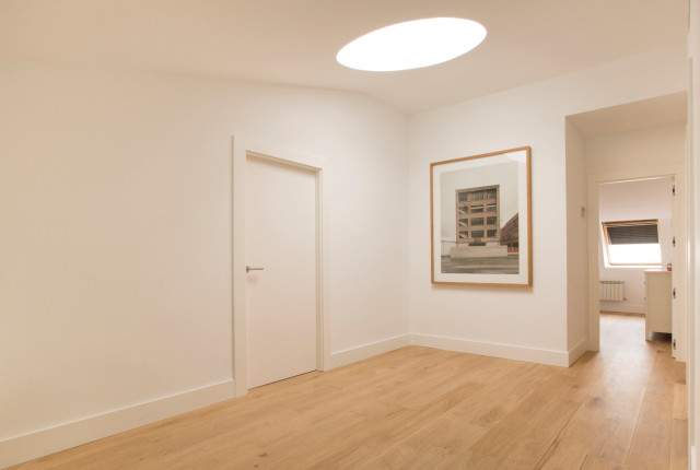 D&uacute;plex reformado contemporary-hallway-and-landing