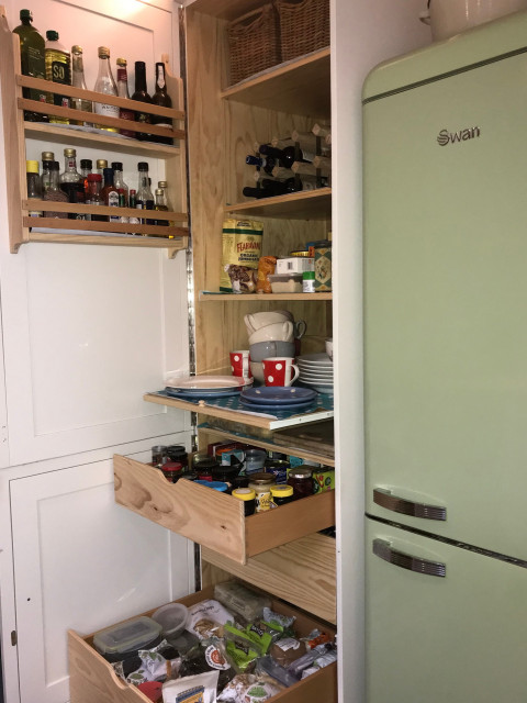 Small cottage kitchen traditional-kitchen