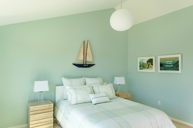 Thumb Point coastal-bedroom