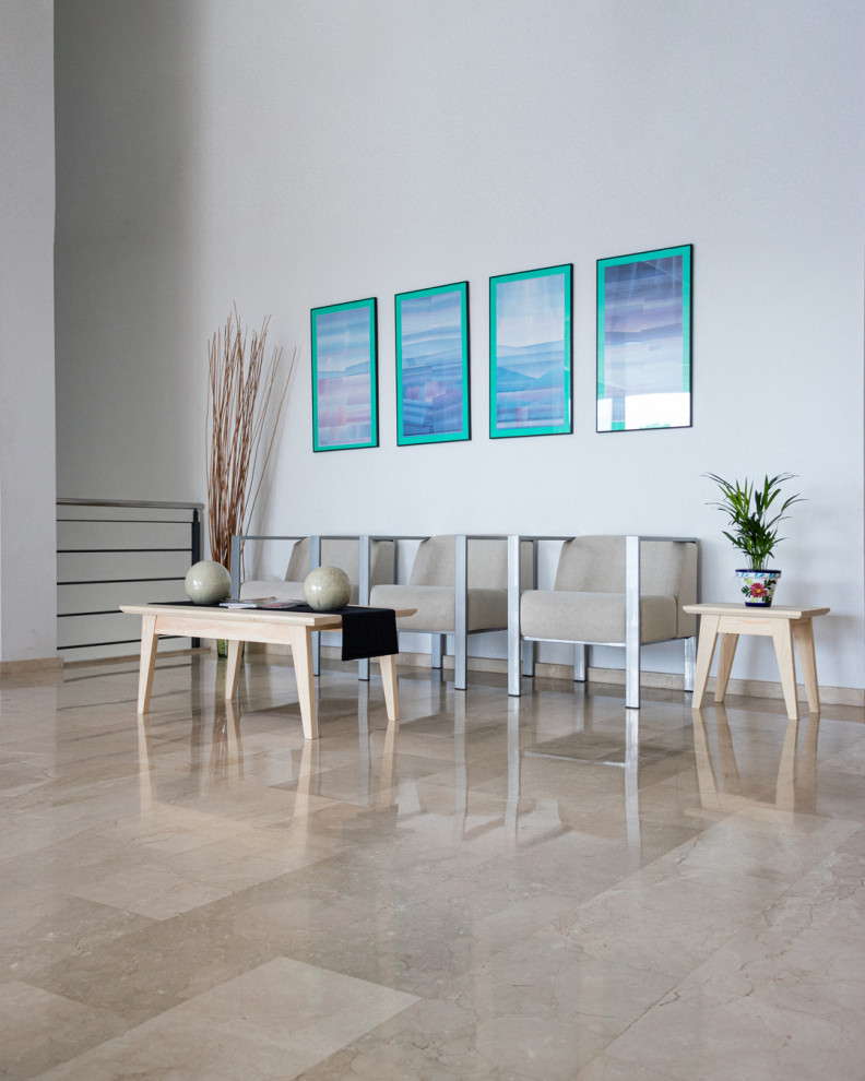 Idéer för en liten minimalistisk matplats, med vita väggar, marmorgolv och beiget golv
