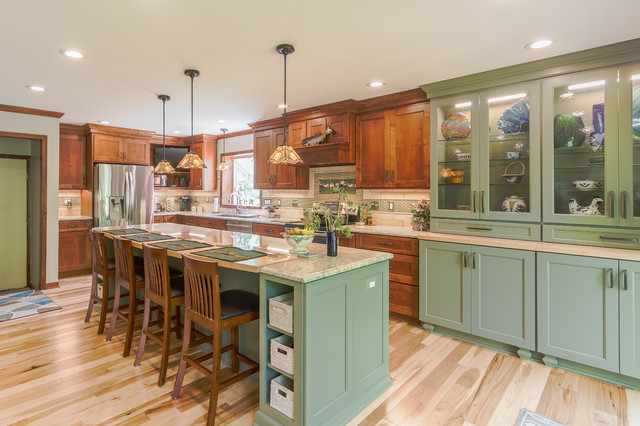 3 Warm Kitchens That Mix Blue, Green And Wood