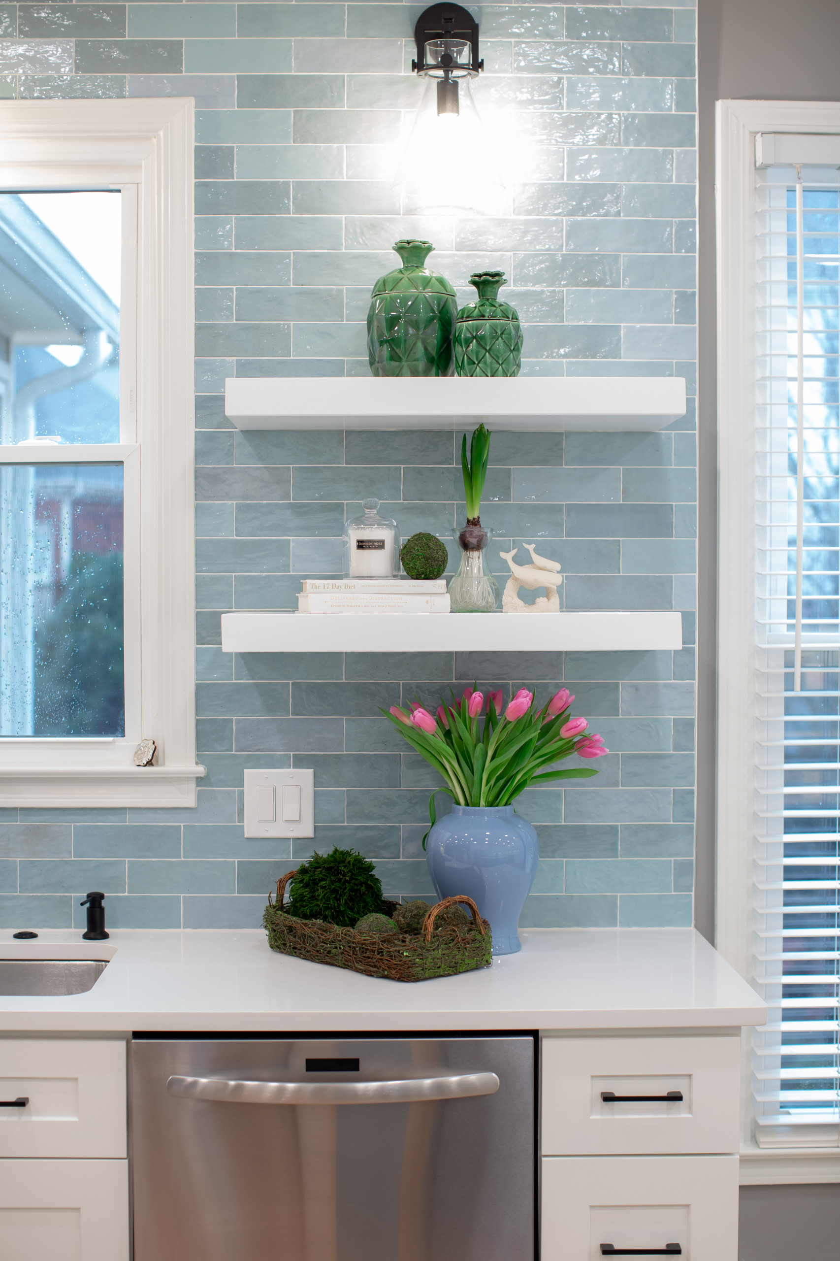 MARIETTA white coastal kitchen
