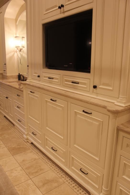 Doorless shower - mid-sized transitional master beige tile and porcelain tile porcelain tile doorless shower idea with granite countertops