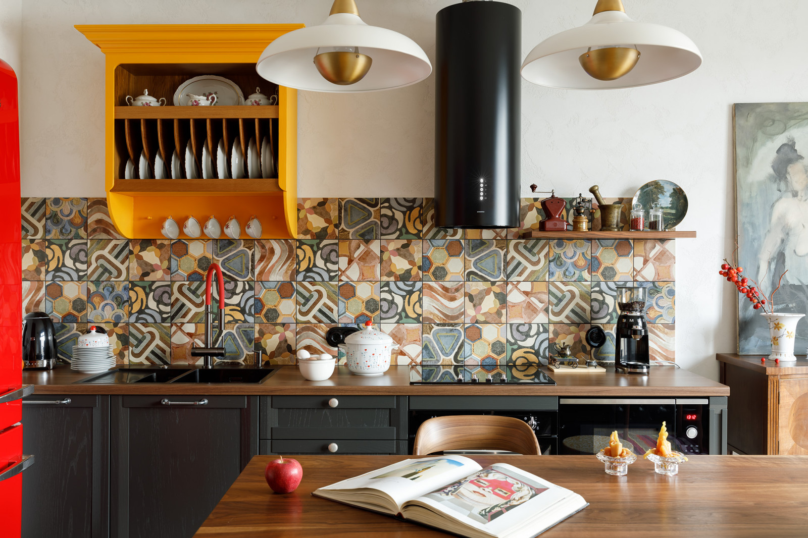 ЯРКАЯ ЭКЛЕКТИЧНАЯ КВАРТИРА