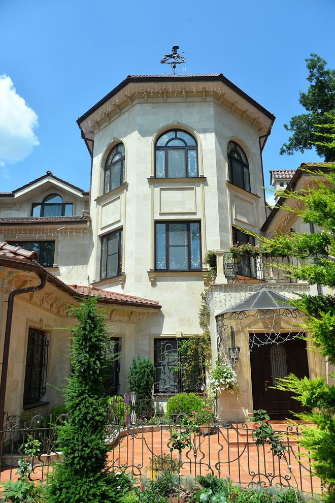 Деревянные окна с витражами