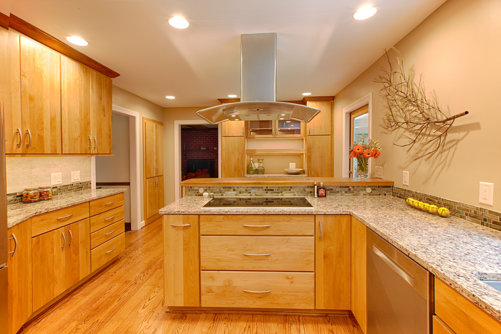 Kitchen - huge transitional kitchen idea in Raleigh