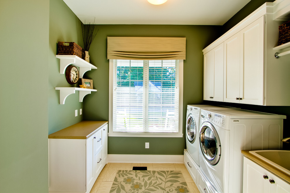 This is an example of a traditional laundry room in Indianapolis.