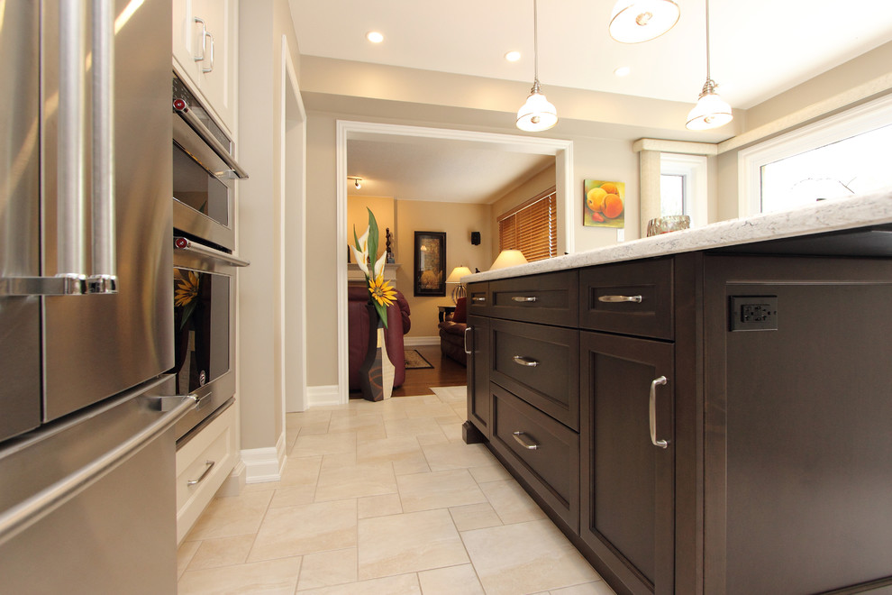 Trendy kitchen photo in Toronto