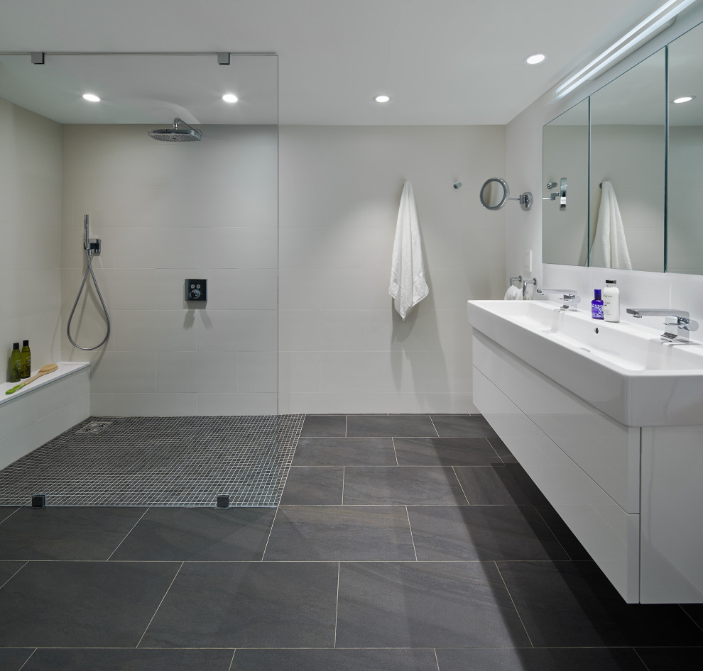 Home design - contemporary home design idea in DC Metro