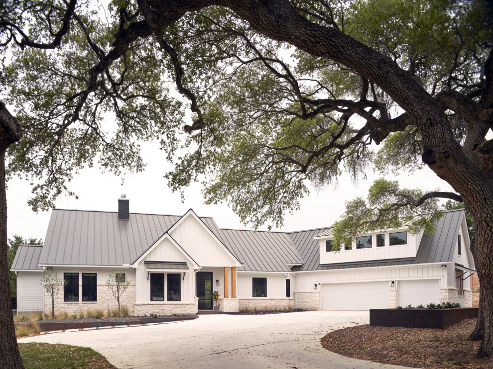 Transitional exterior home photo in Austin