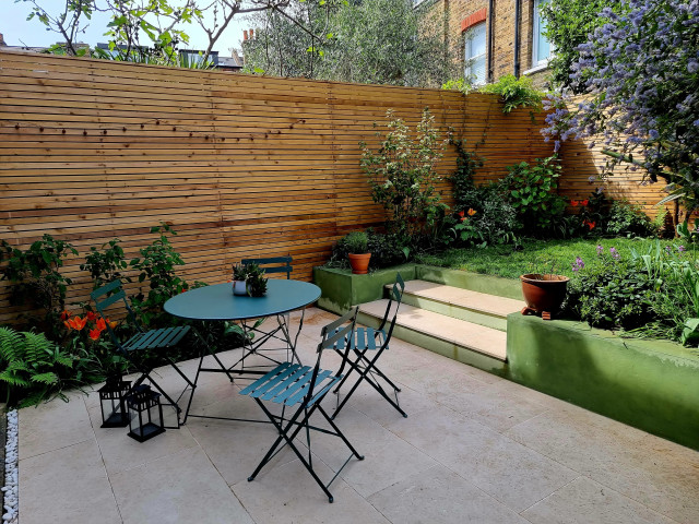 Garden Tour: A Decked Plot Gains a Lawn and a Sociable Patio | Houzz UK