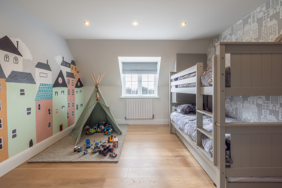 Modelo de dormitorio infantil tradicional renovado grande