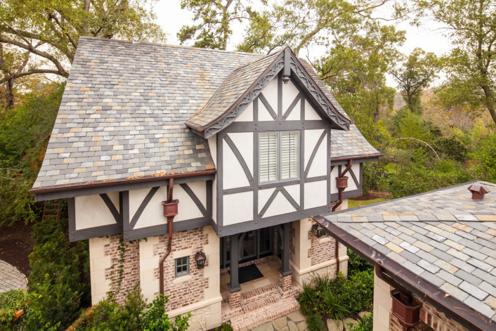 Tudor Dwelling - The Black Stone Builder