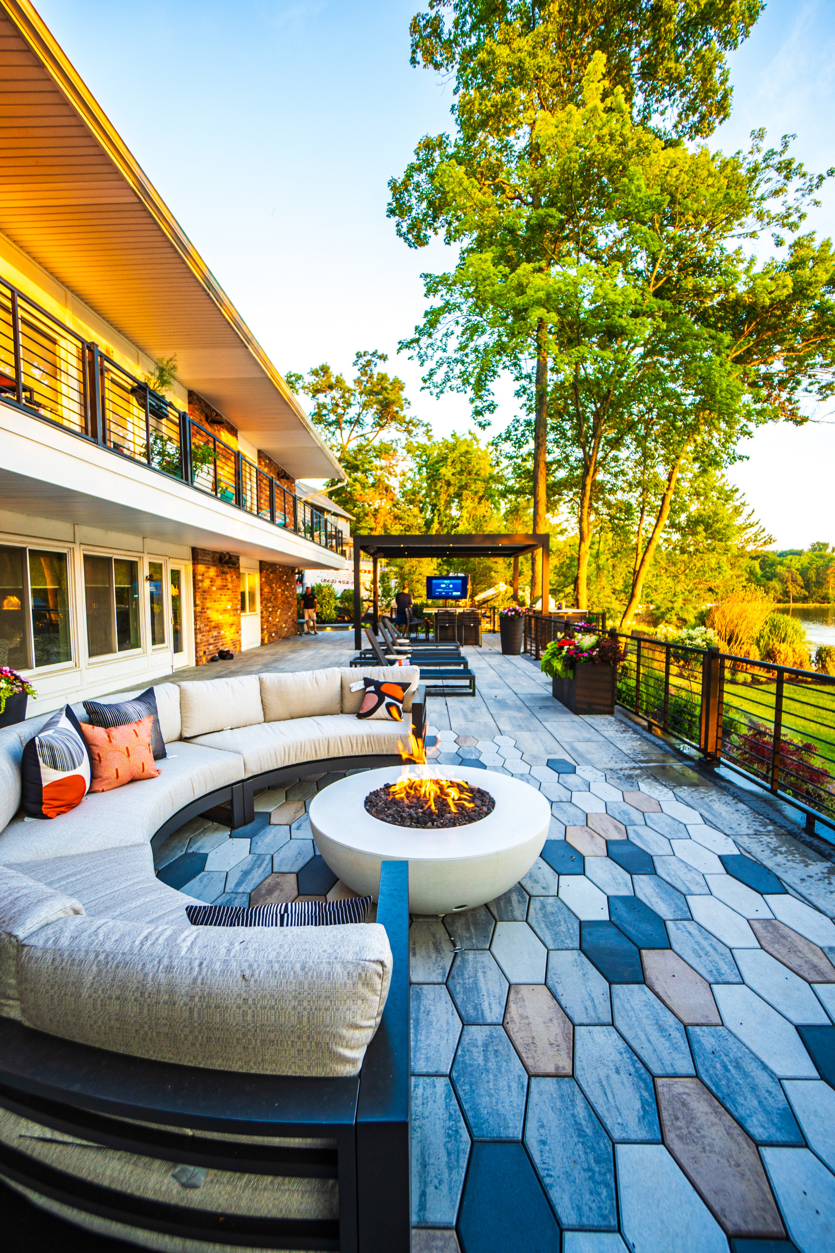 Pines Lake Modern Retreat