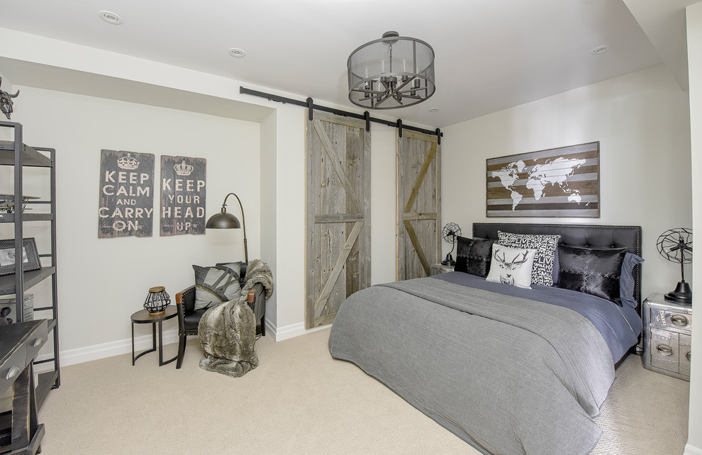 Inspiration for a rustic home design remodel in Toronto