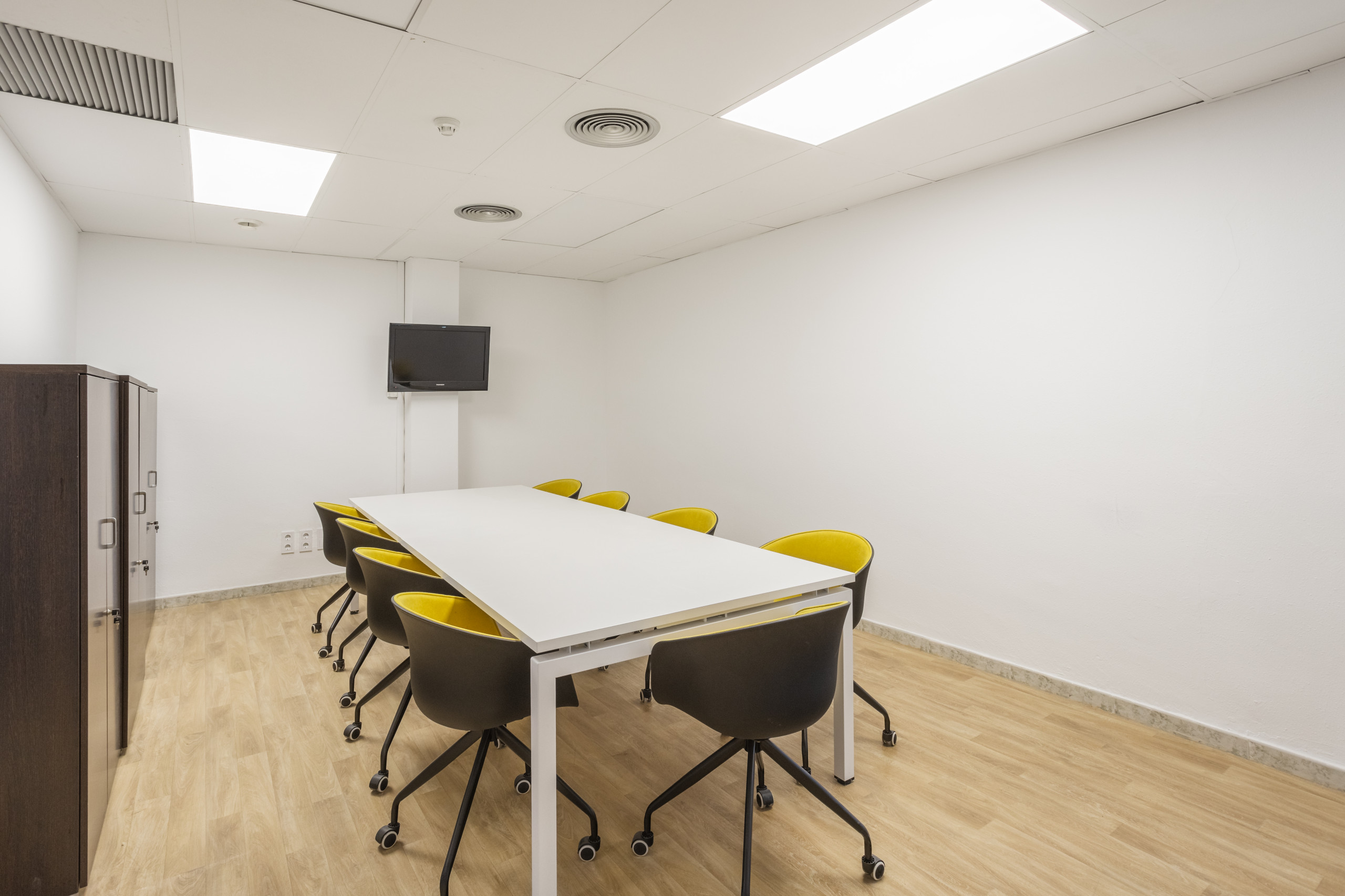 Interiorismo de oficinas y laboratorios