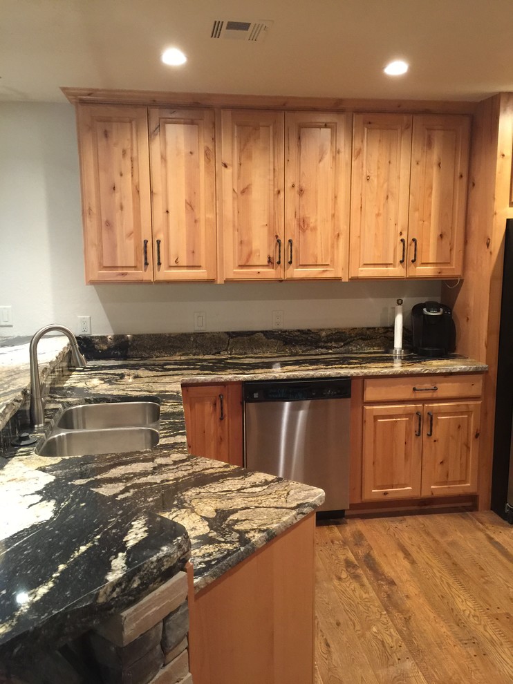 Home design - rustic home design idea in Albuquerque