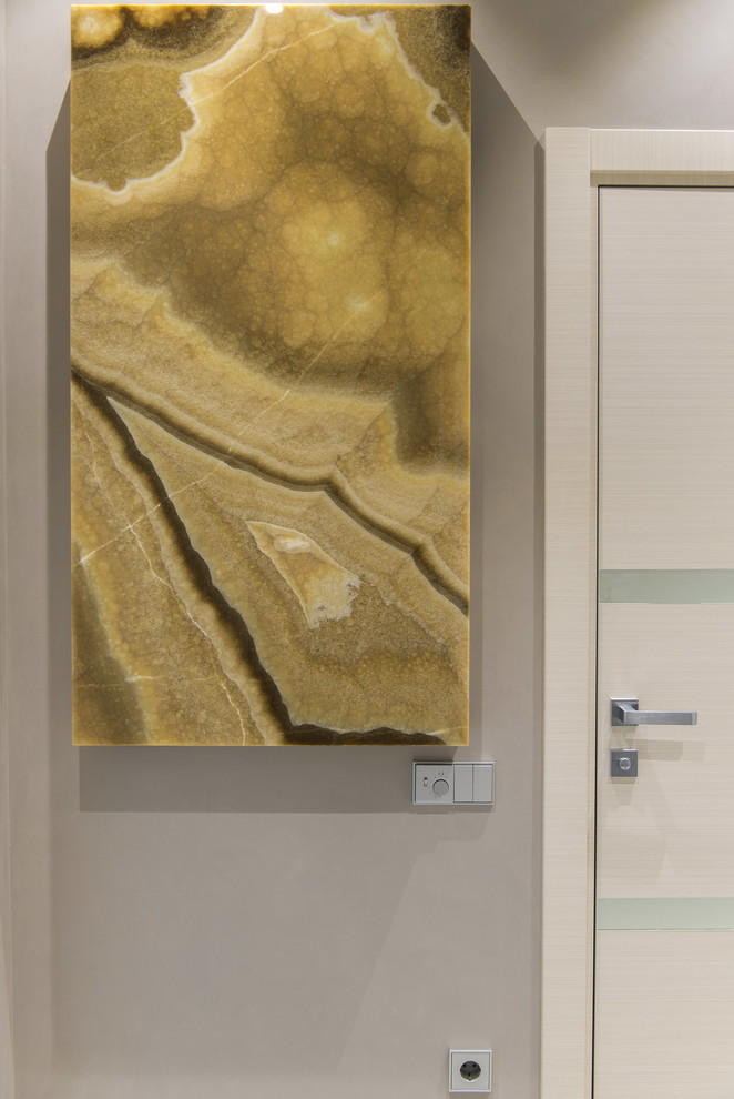 Частная квартира для него